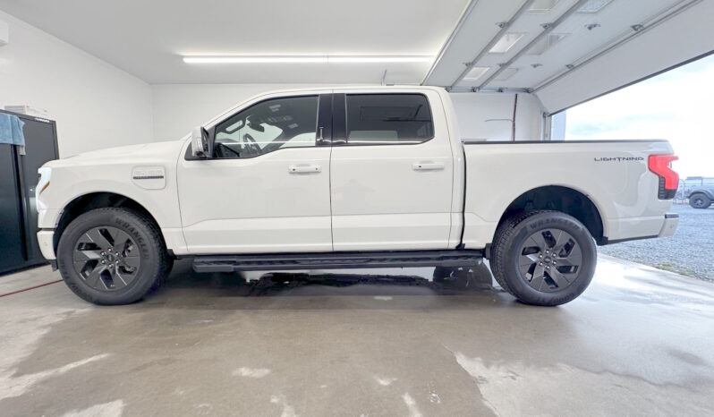 2022 Ford F-150 Lightning LARIAT Standard Range AWD 5.5 full